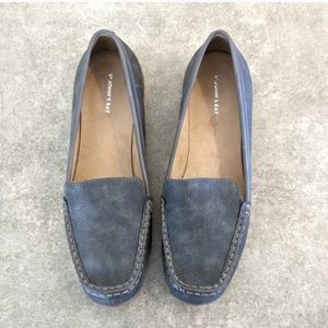 St. John's Bay Mayday grey slip-on loafer shoes size 9